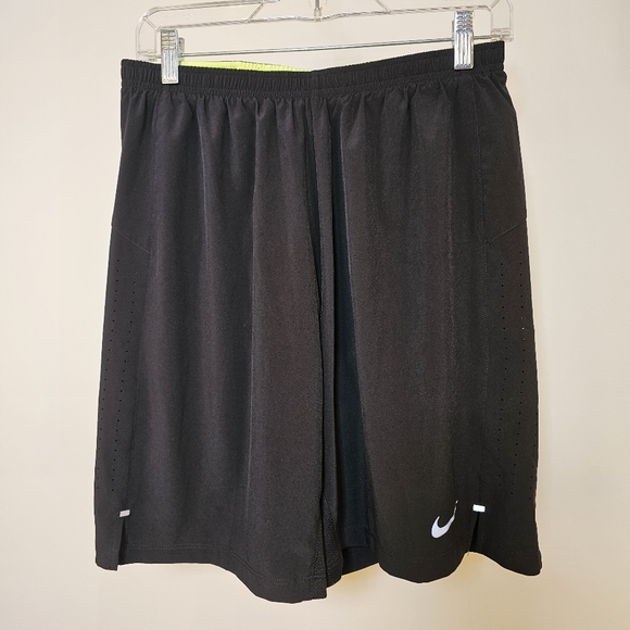 Nike black runners or biker shorts with neon green pro combat lining men size M - Picture 3 of 8